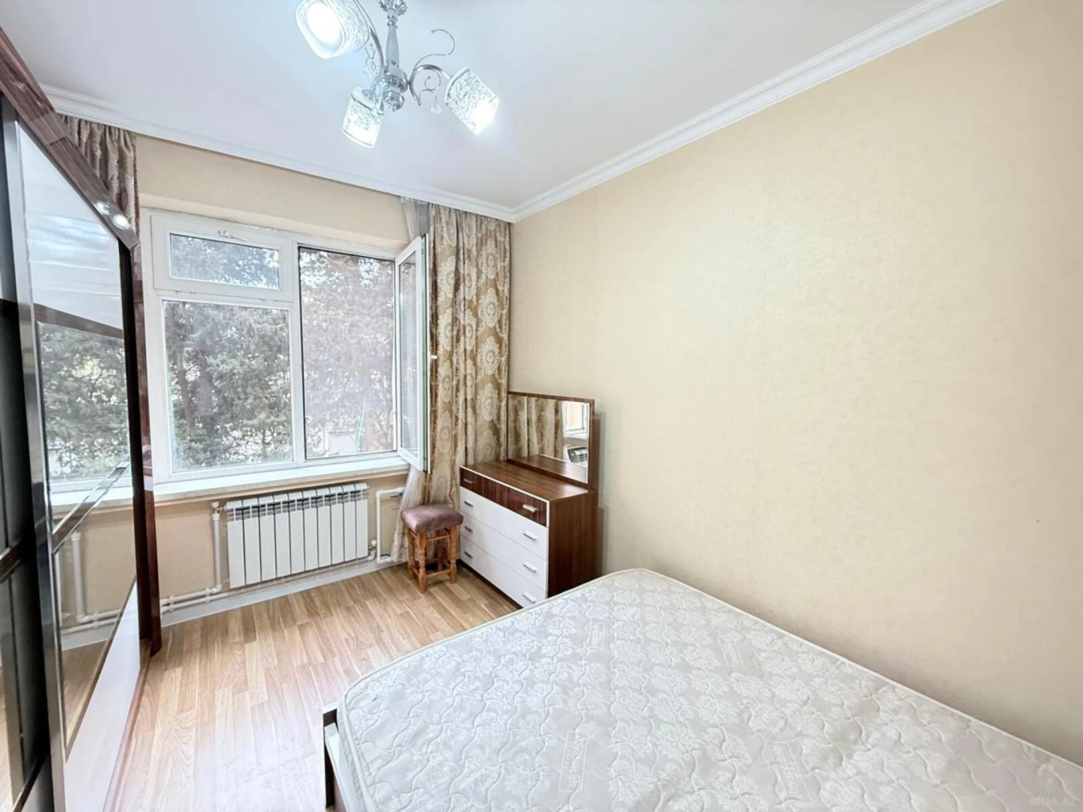 Kirayə verilir 2 otaqlı mənzil 80 m²