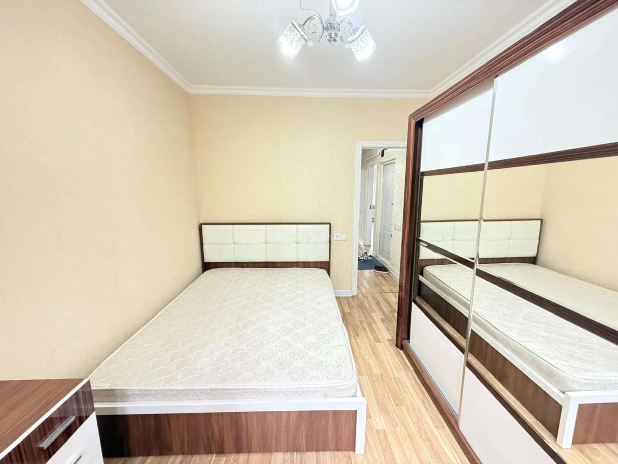 Kirayə verilir 2 otaqlı mənzil 80 m²