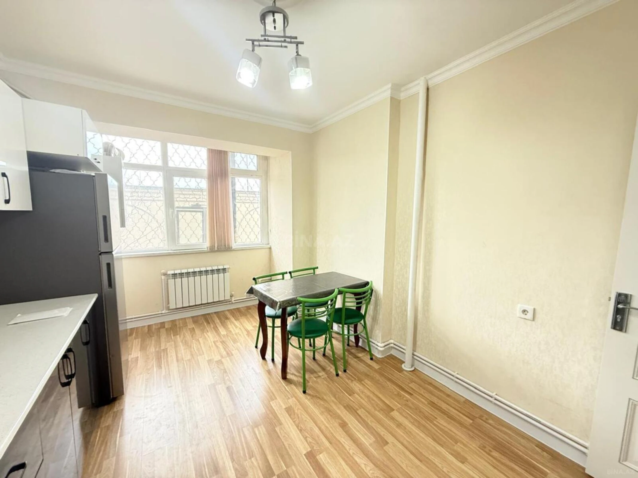 Kirayə verilir 2 otaqlı mənzil 80 m²