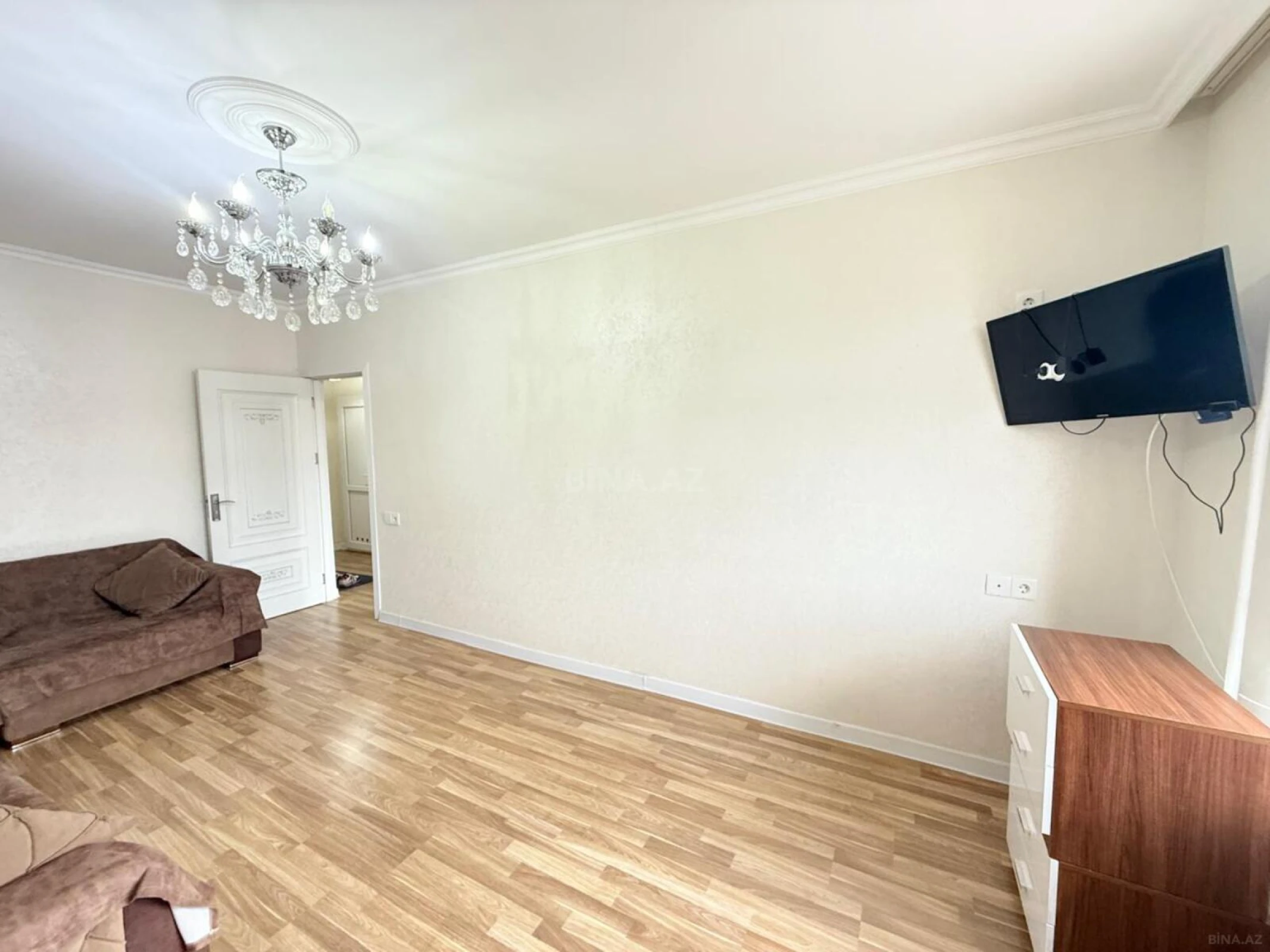 Kirayə verilir 2 otaqlı mənzil 80 m²