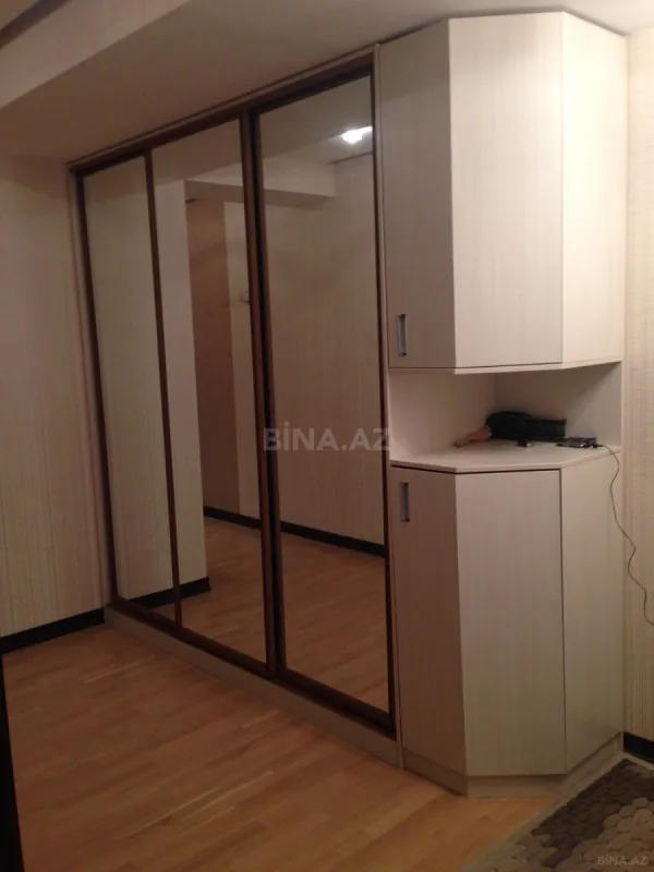 Satılır 3 otaqlı mənzil 150 m²