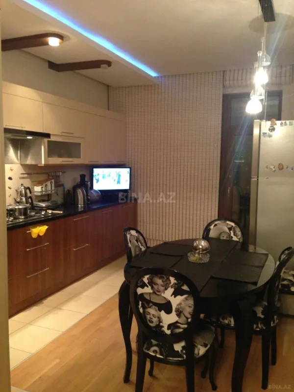 Satılır 3 otaqlı mənzil 150 m²