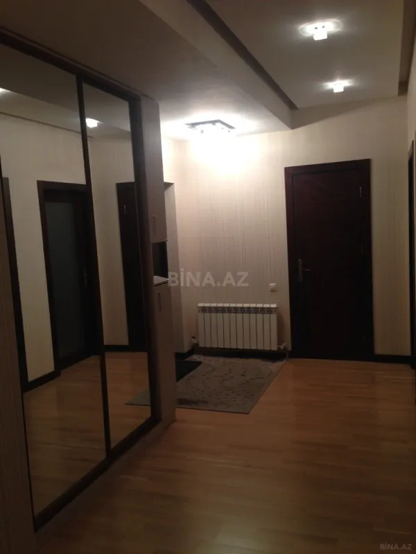 Satılır 3 otaqlı mənzil 150 m²