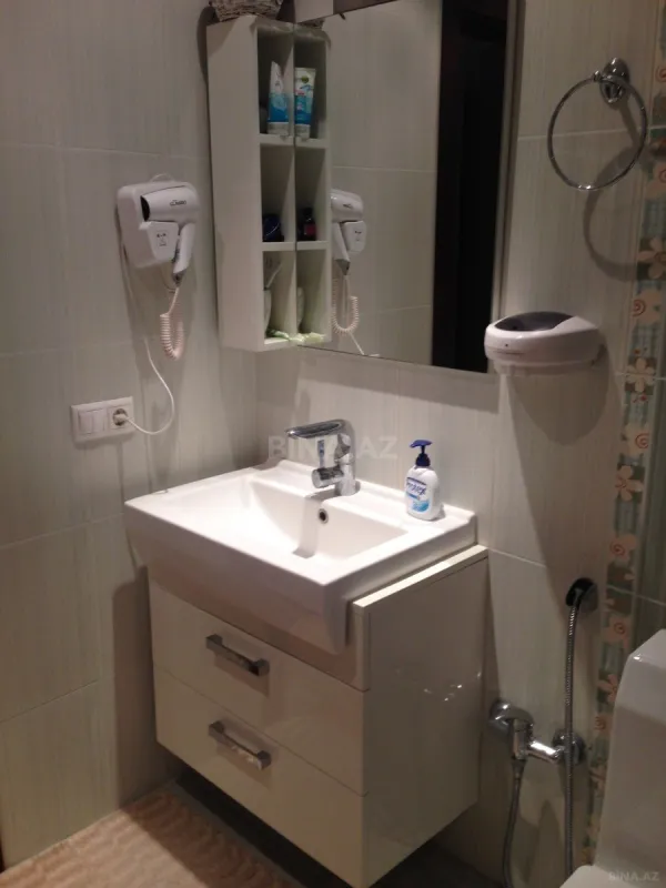 Satılır 3 otaqlı mənzil 150 m²