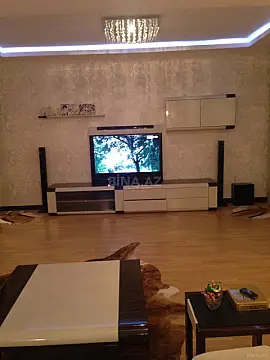 Satılır 3 otaqlı mənzil 150 m²