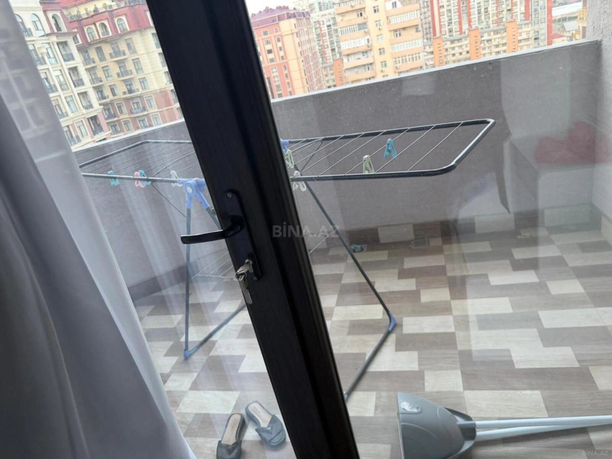 Kirayə verilir 4 otaqlı mənzil 110 m²