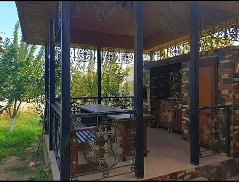 Satılır 4 otaqlı həyət evi 140 m²