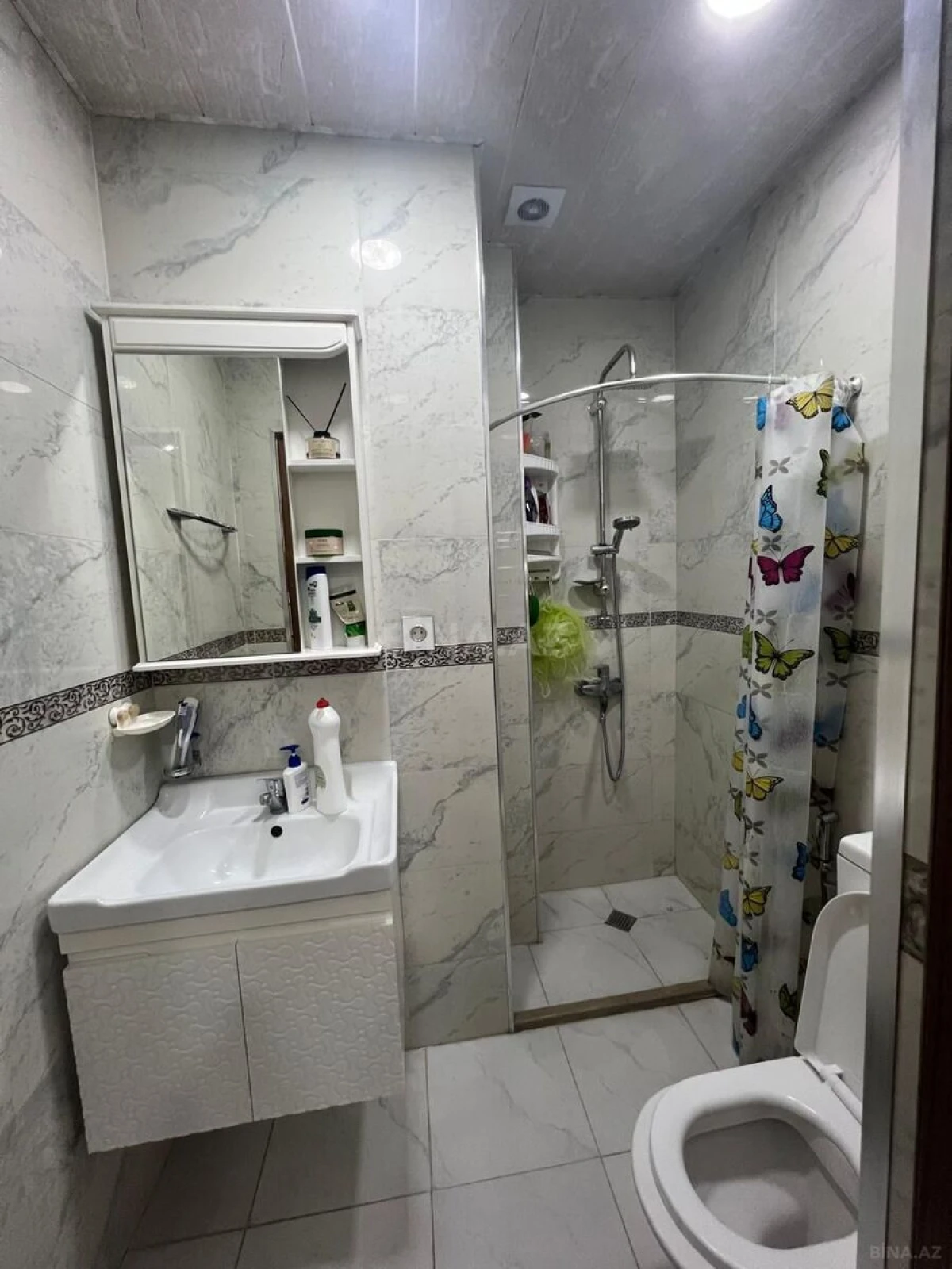 Kirayə verilir 1 otaqlı mənzil 60 m²