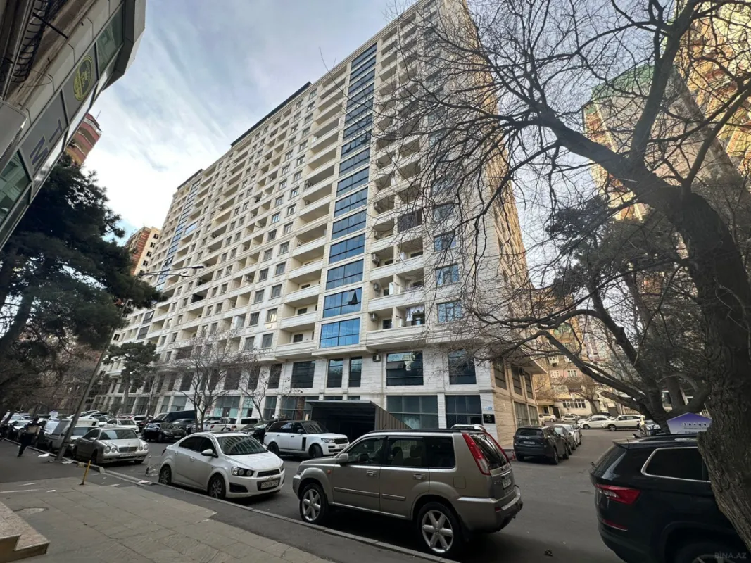 Satılır 3 otaqlı mənzil 113 m²