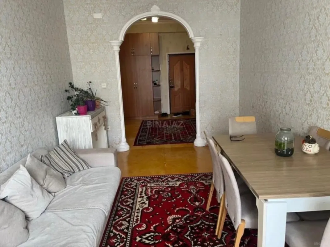 Satılır 2 otaqlı mənzil 75 m²