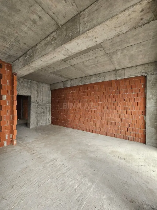 Satılır 4 otaqlı mənzil 172.8 m²