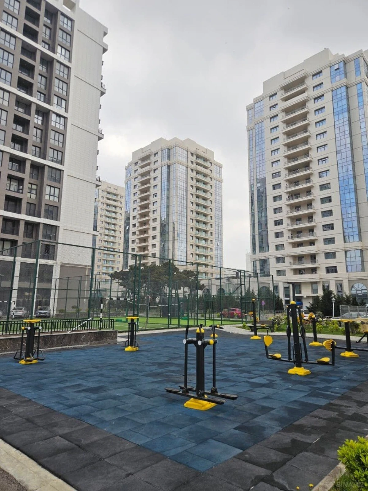Satılır 4 otaqlı mənzil 172.8 m²