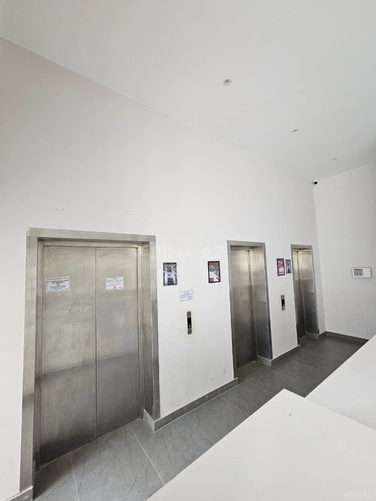 Satılır 4 otaqlı mənzil 172.8 m²