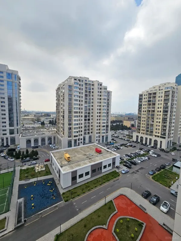 Satılır 4 otaqlı mənzil 172.8 m²