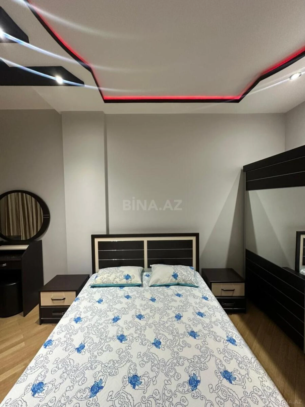 Kirayə verilir 2 otaqlı mənzil 80 m²
