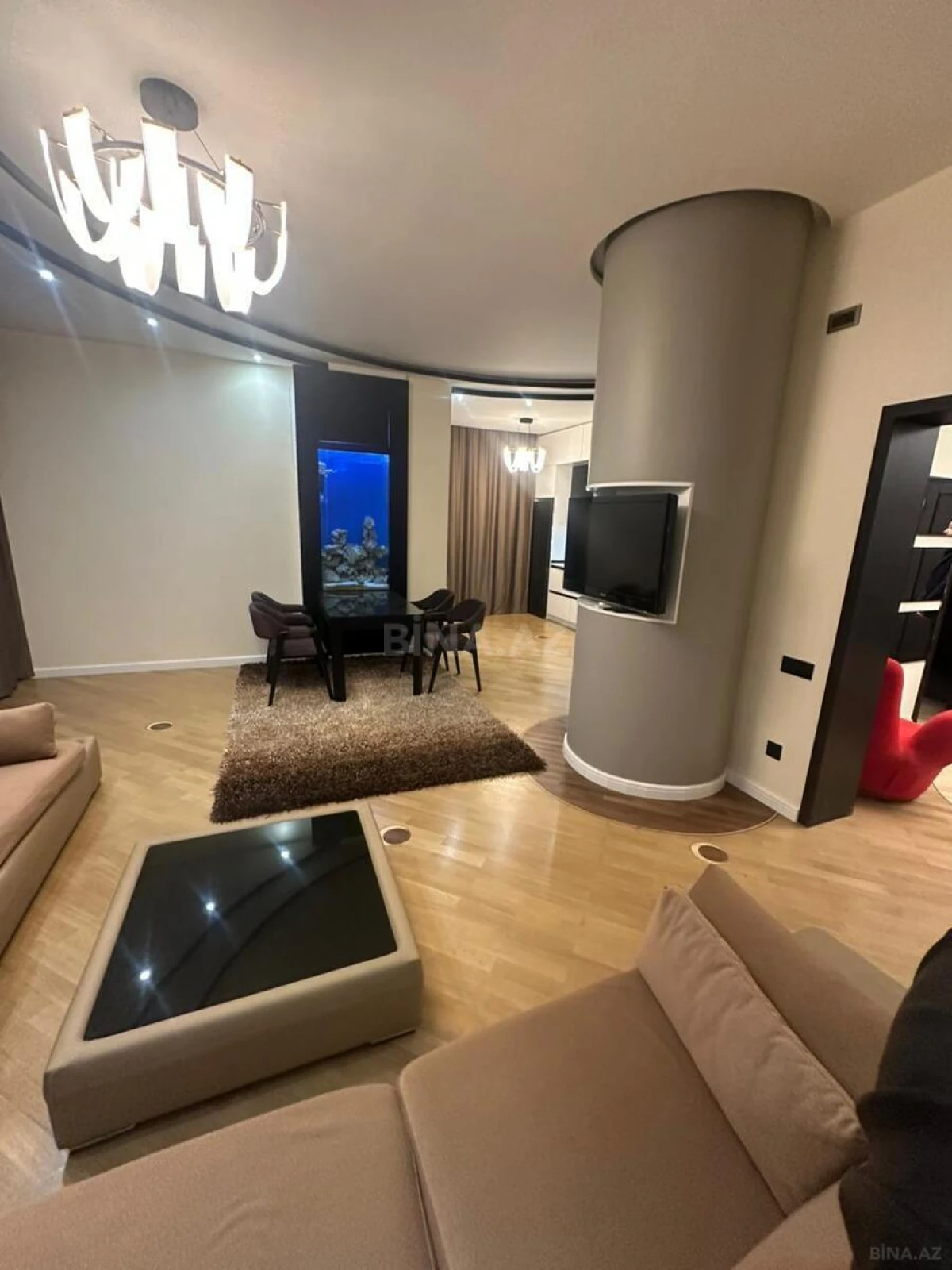 Kirayə verilir 2 otaqlı mənzil 80 m²