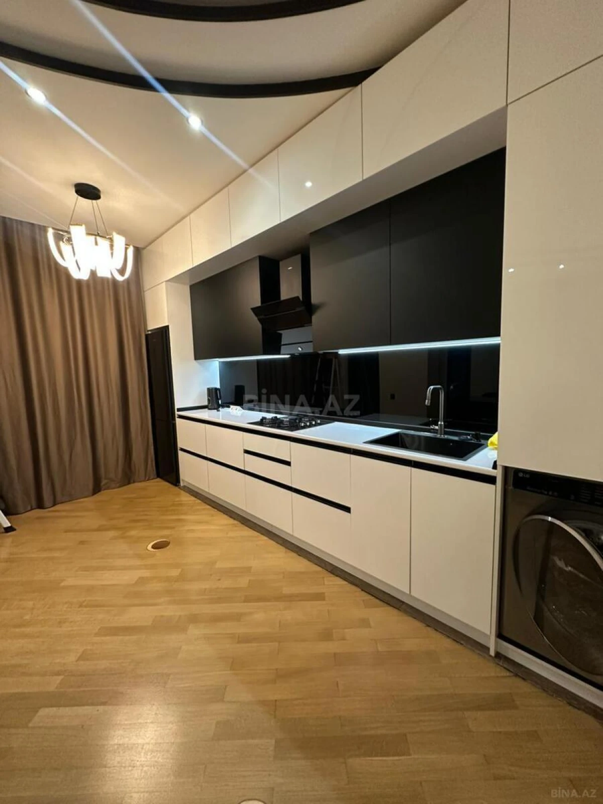 Kirayə verilir 2 otaqlı mənzil 80 m²