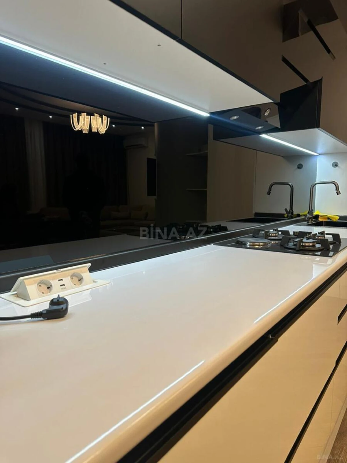 Kirayə verilir 2 otaqlı mənzil 80 m²