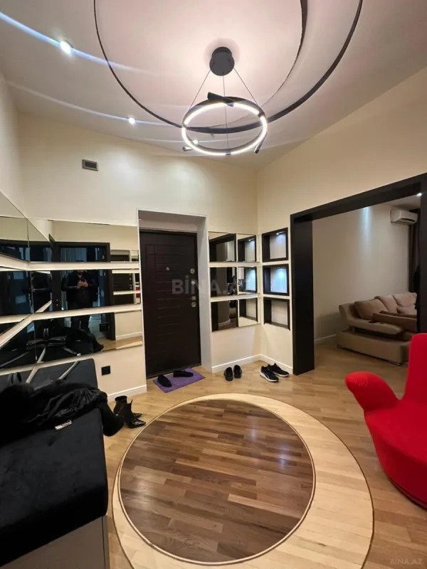 Kirayə verilir 2 otaqlı mənzil 80 m²