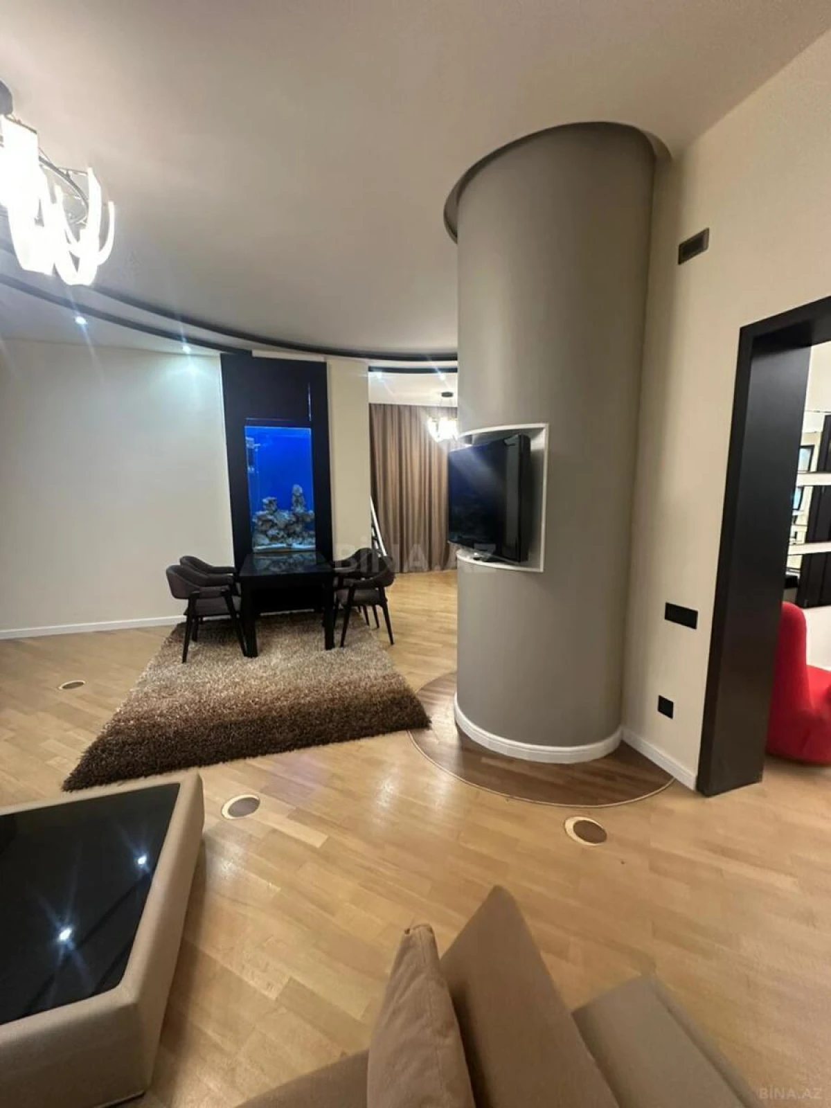 Kirayə verilir 2 otaqlı mənzil 80 m²