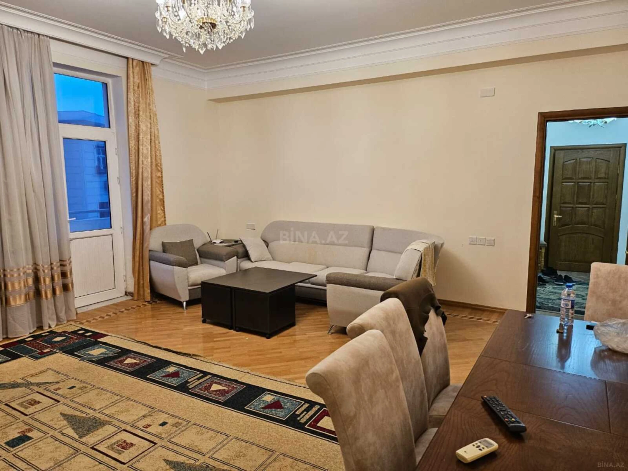 Kirayə verilir 3 otaqlı mənzil 160 m²