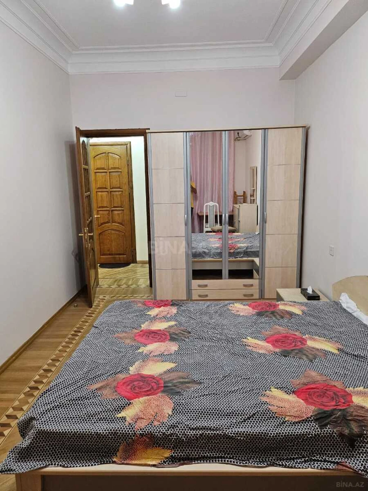 Kirayə verilir 3 otaqlı mənzil 160 m²