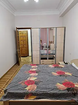 Kirayə verilir 3 otaqlı mənzil 160 m²