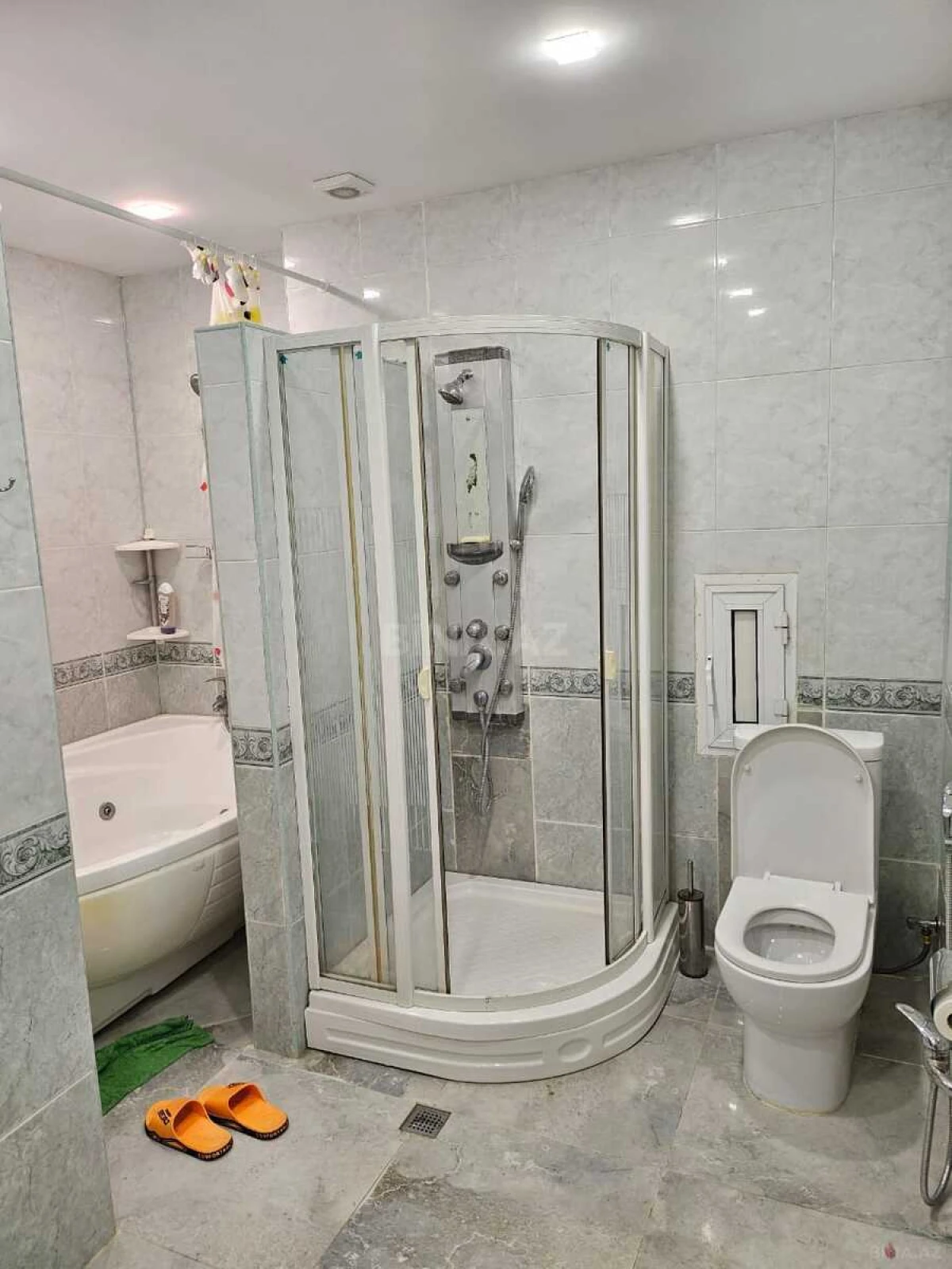 Kirayə verilir 3 otaqlı mənzil 160 m²