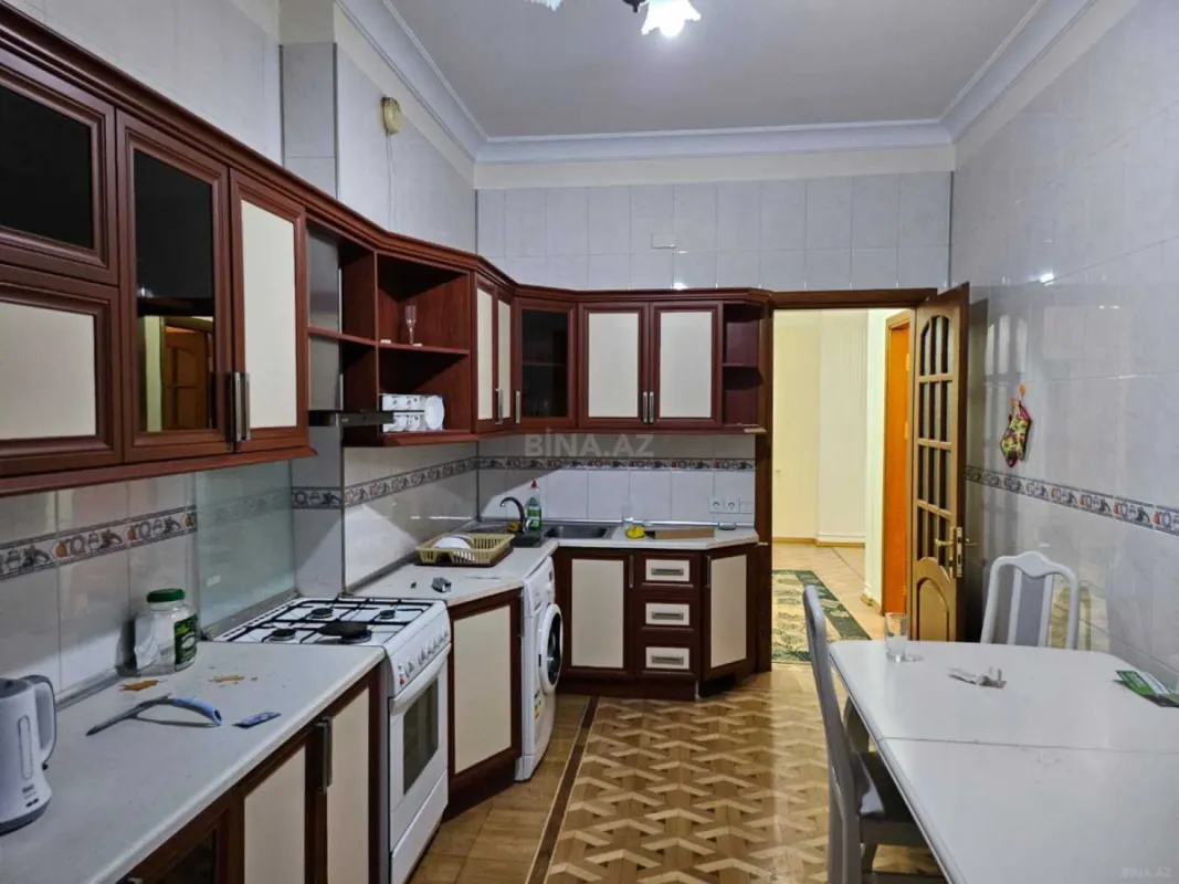 Kirayə verilir 3 otaqlı mənzil 160 m²