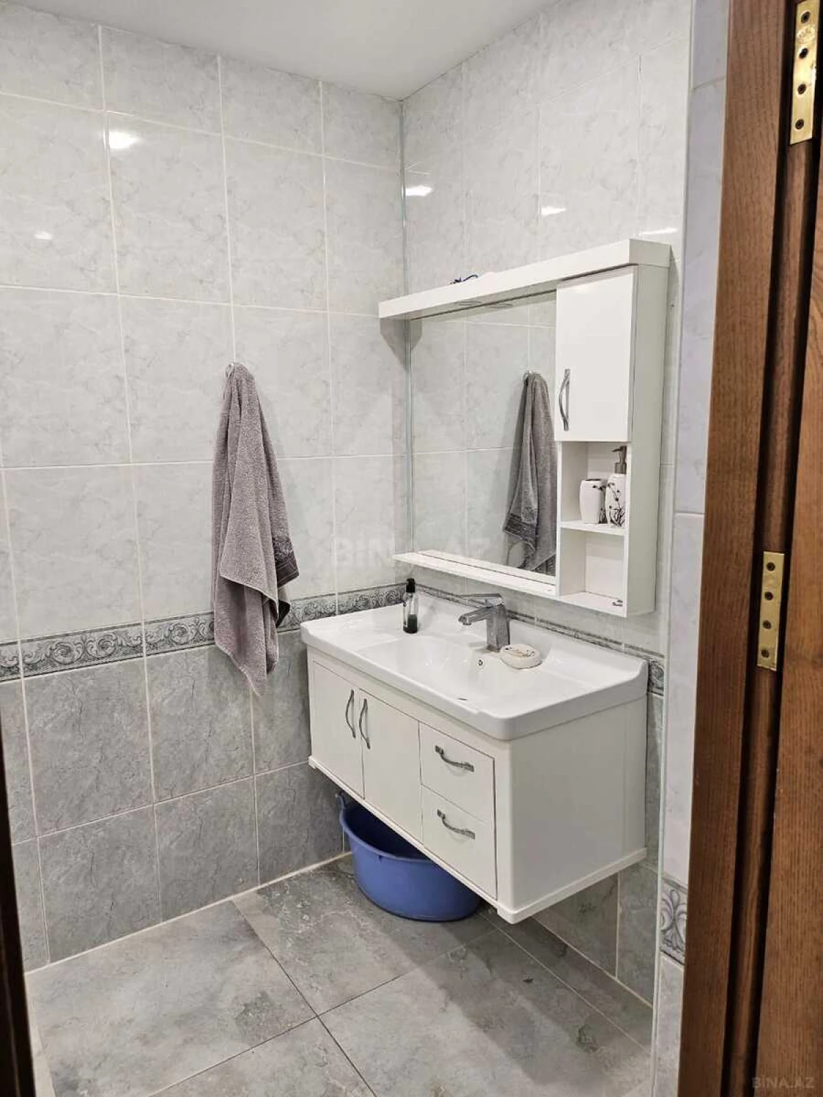 Kirayə verilir 3 otaqlı mənzil 160 m²
