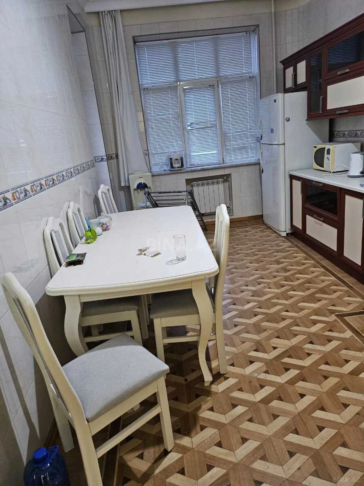 Kirayə verilir 3 otaqlı mənzil 160 m²