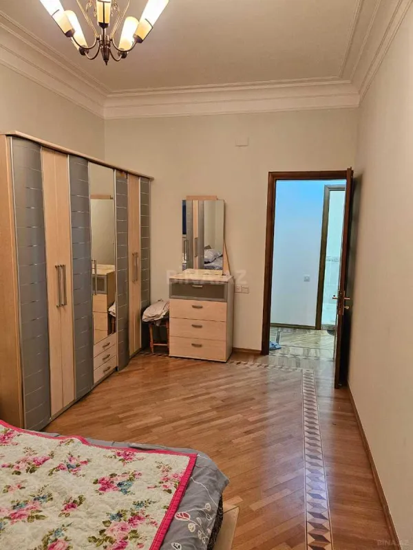 Kirayə verilir 3 otaqlı mənzil 160 m²