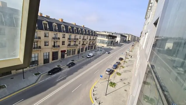 Satılır 4 otaqlı mənzil 220 m²