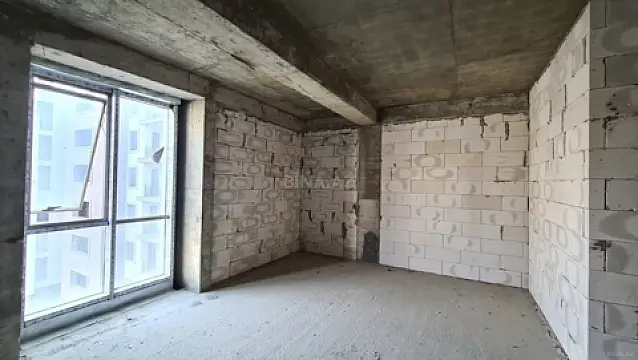Satılır 4 otaqlı mənzil 220 m²