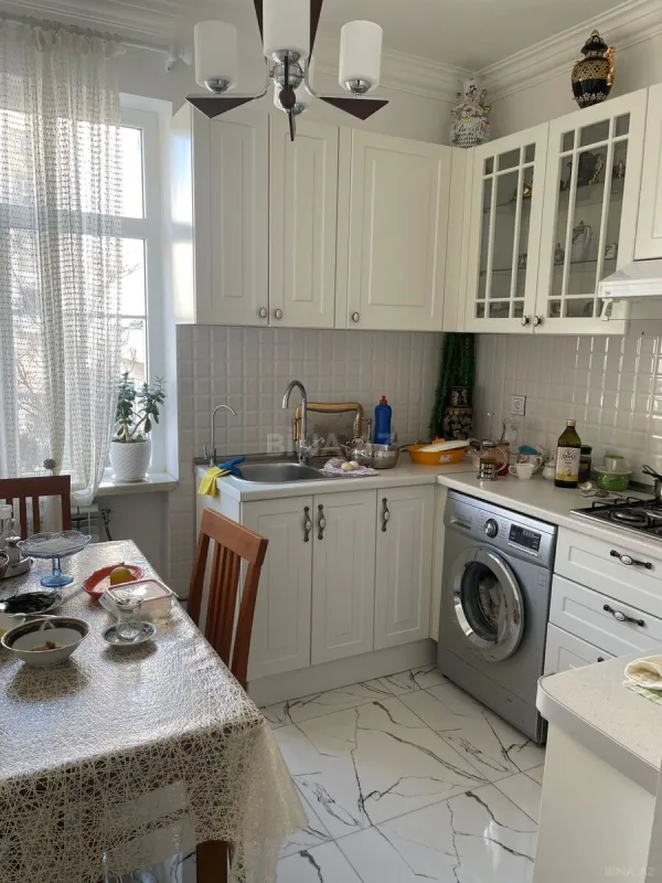 Satılır 2 otaqlı mənzil 65 m²