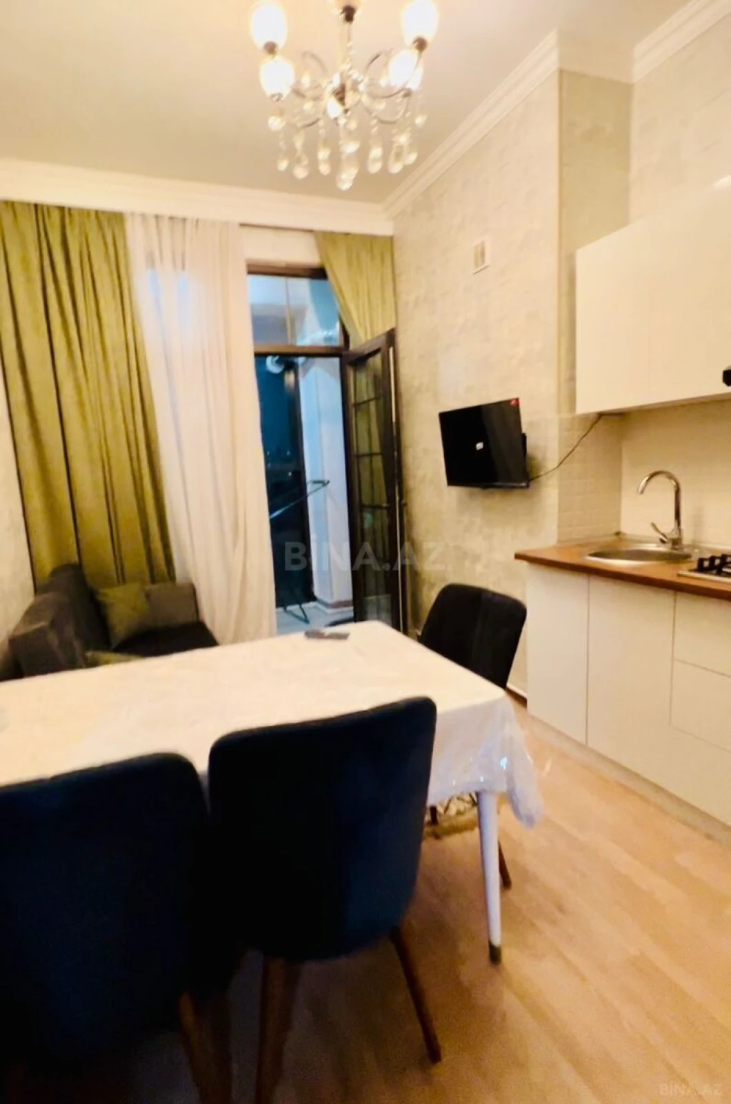 Kirayə verilir 2 otaqlı mənzil 60 m²
