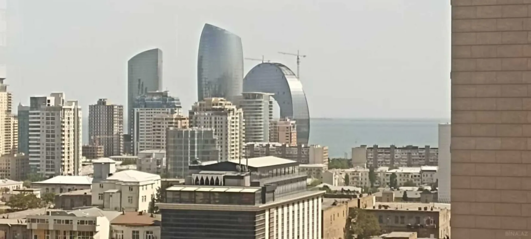 Satılır 4 otaqlı mənzil 148 m²