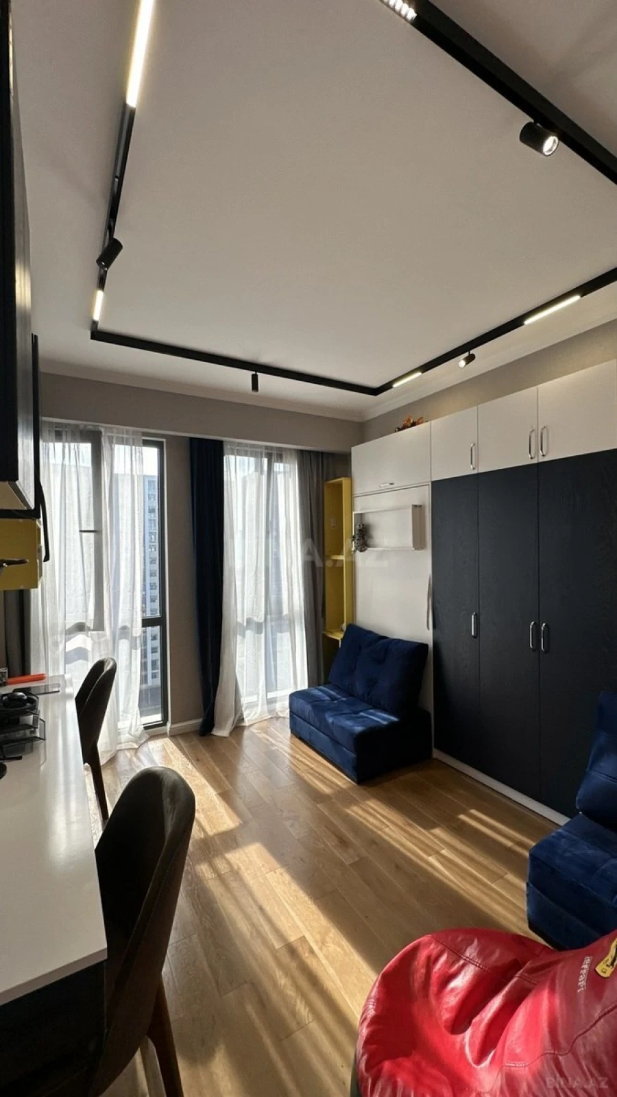 Satılır 4 otaqlı mənzil 121 m²