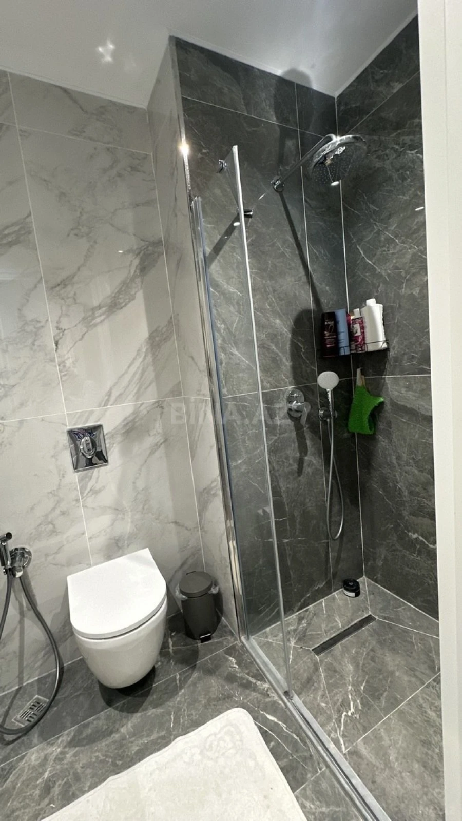 Satılır 4 otaqlı mənzil 121 m²