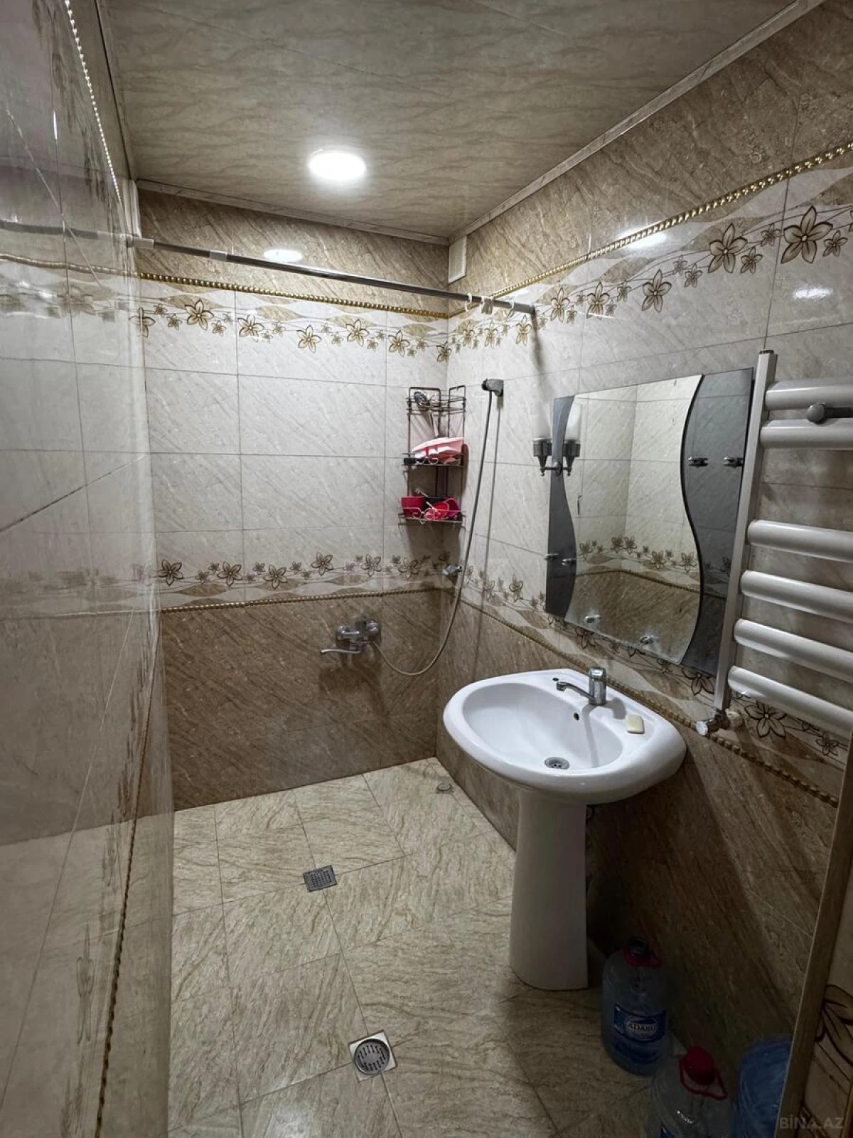 Kirayə verilir 2 otaqlı mənzil 65 m²