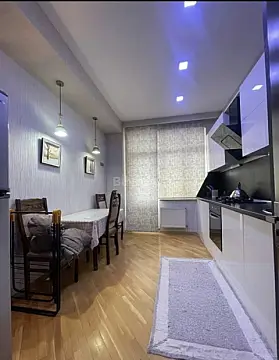 Kirayə verilir 2 otaqlı mənzil 100 m²
