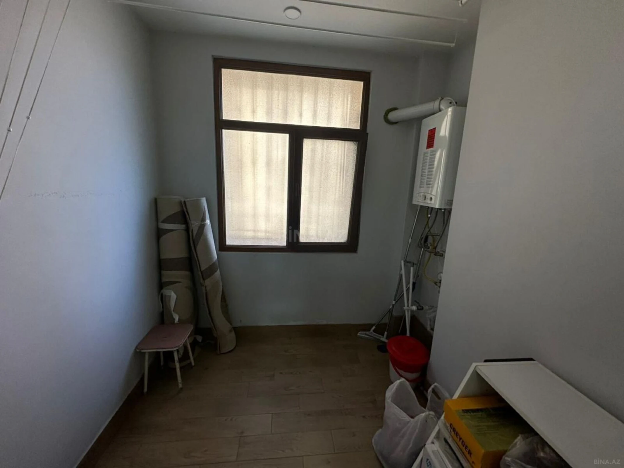 Satılır 4 otaqlı mənzil 135 m²