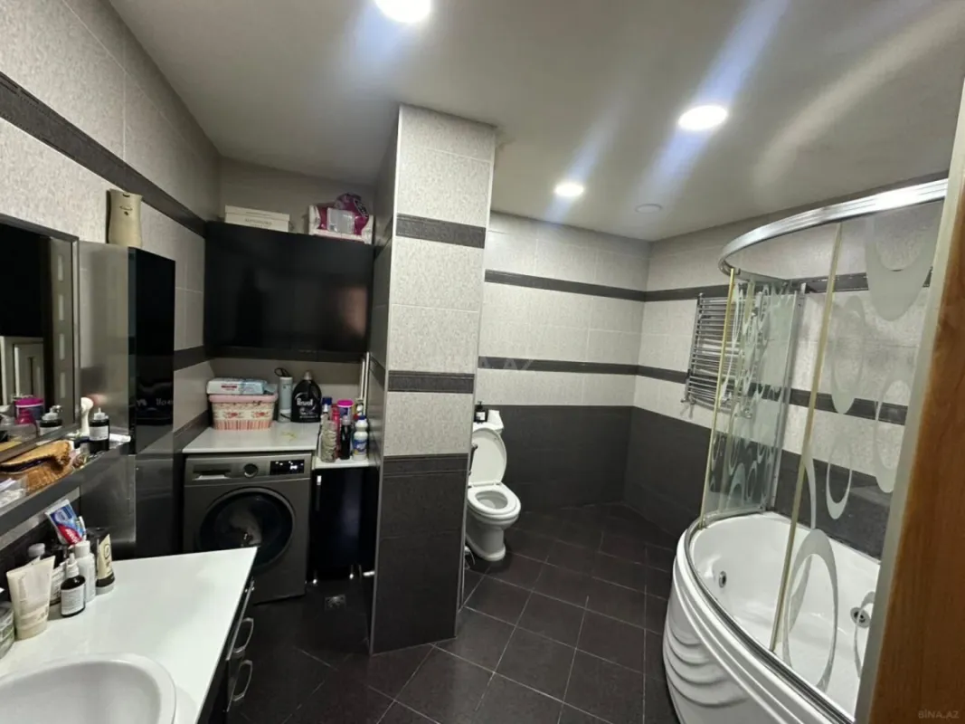 Satılır 4 otaqlı mənzil 135 m²