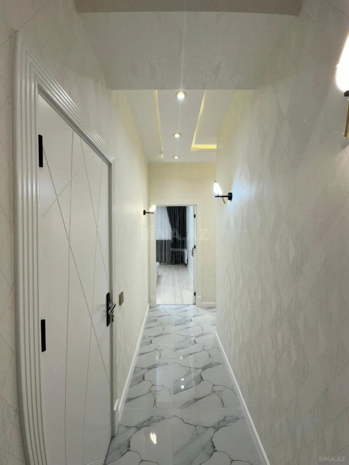 Satılır 2 otaqlı mənzil 56 m²