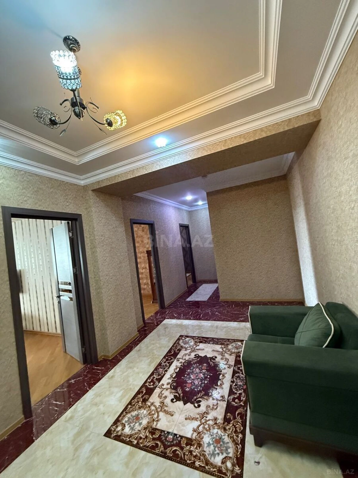 Kirayə verilir 2 otaqlı mənzil 100 m²