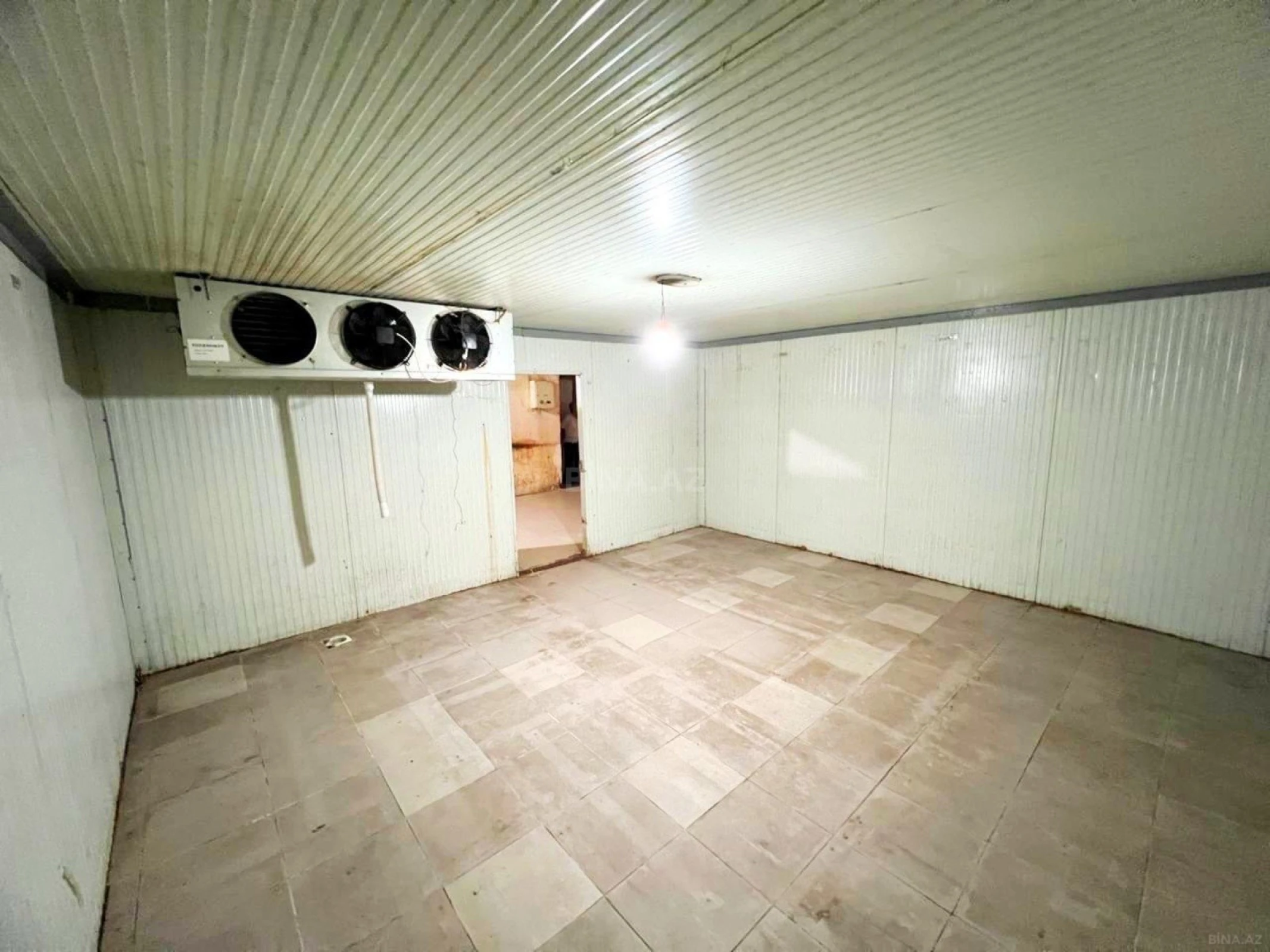 Kirayə verilir obyekt 215 m²