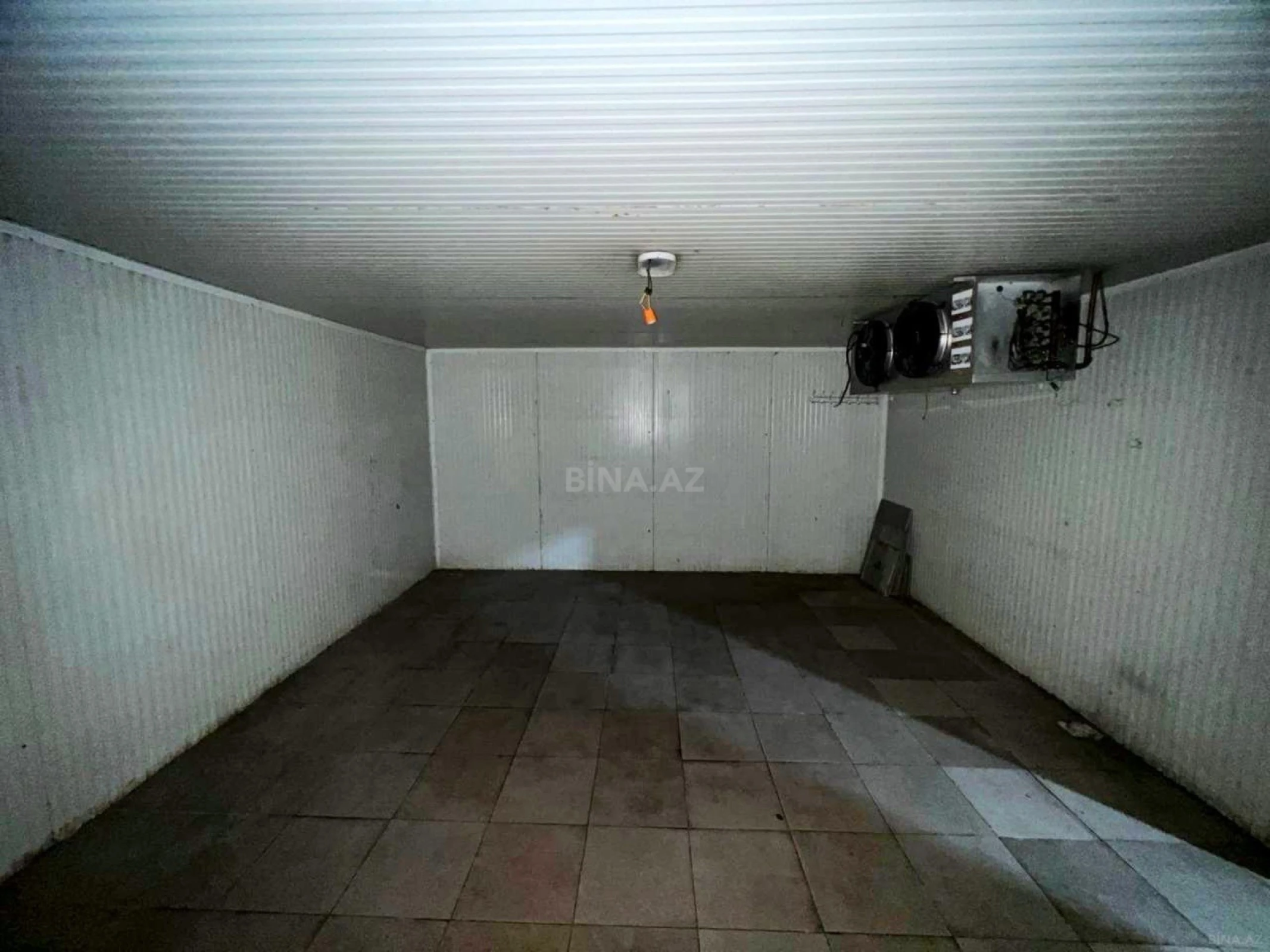 Kirayə verilir obyekt 215 m²