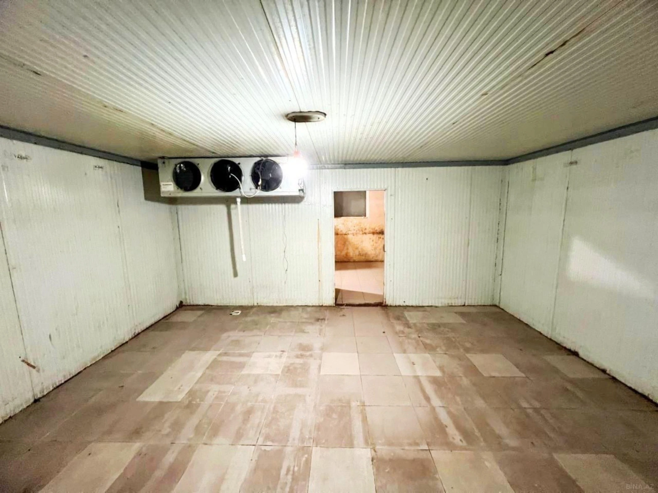 Kirayə verilir obyekt 215 m²