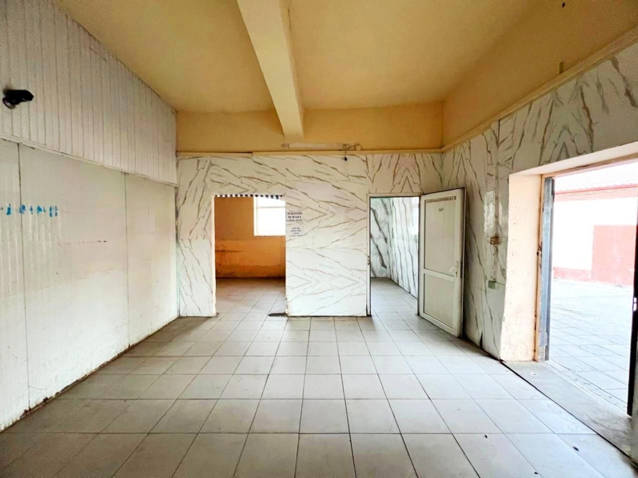 Kirayə verilir obyekt 215 m²