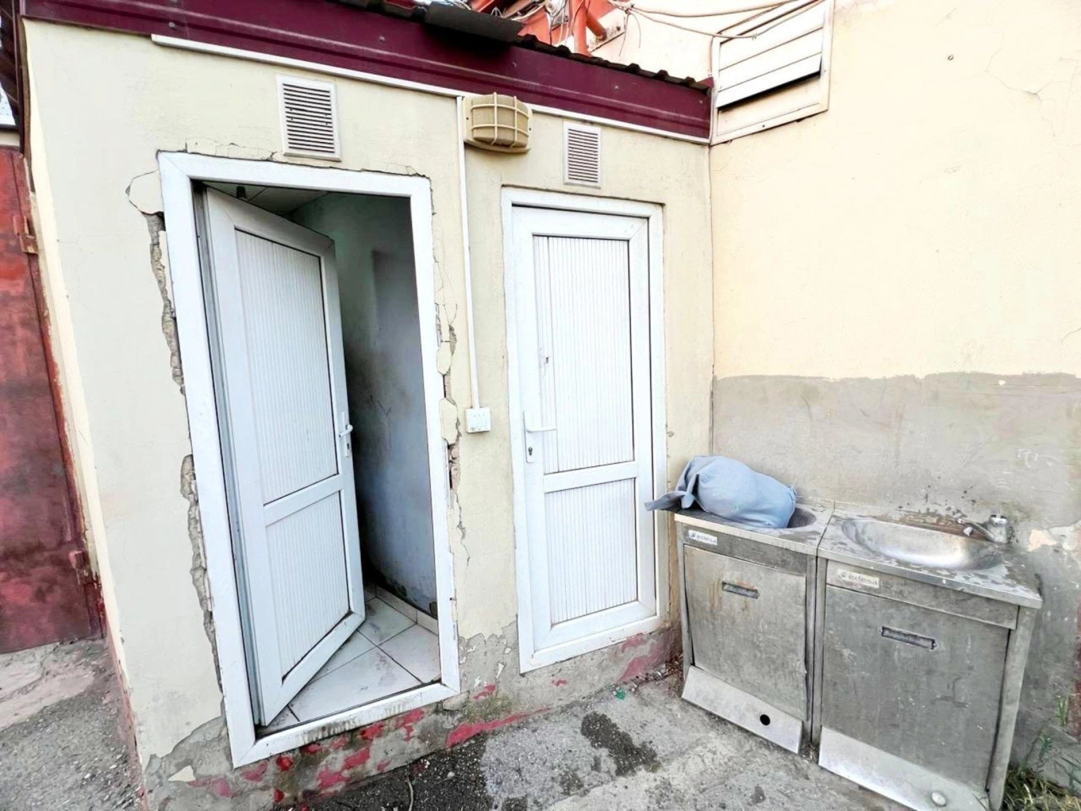 Kirayə verilir obyekt 215 m²